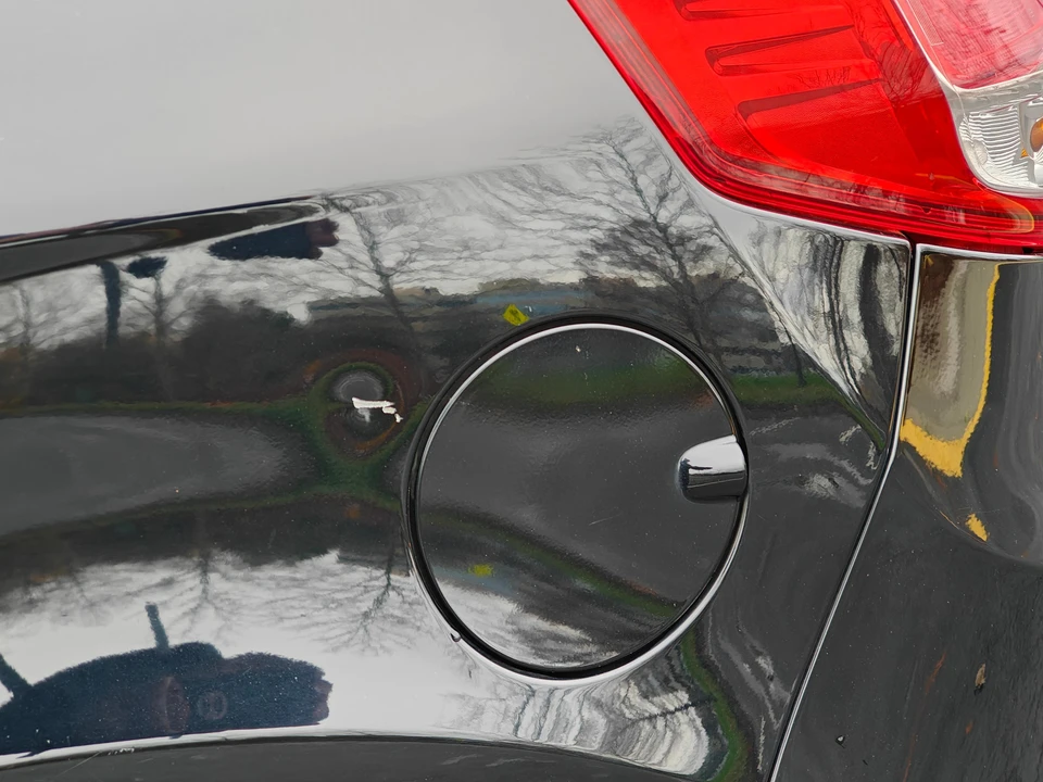 2017 Ford Fiesta - Image 16 of 31