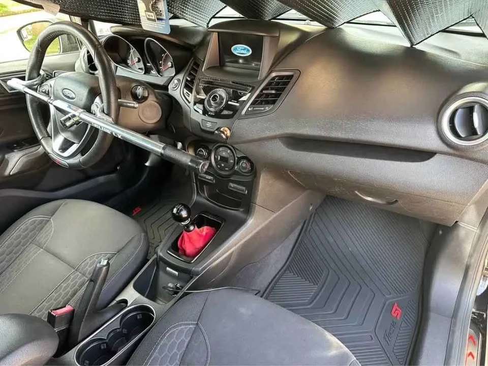 2017 Ford Fiesta - Image 6 of 8