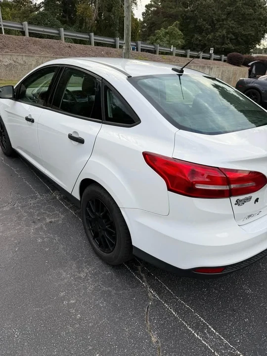 2017 Ford Focus 3rd Gen - Image 3 of 8