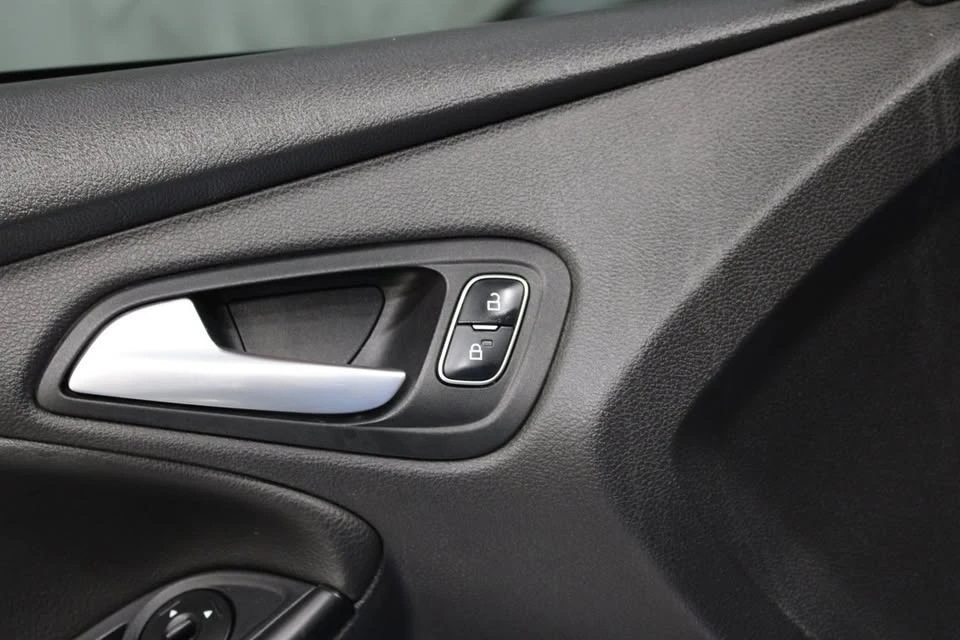 2017 Ford Focus RS 3rd Gen - Image 9 of 20