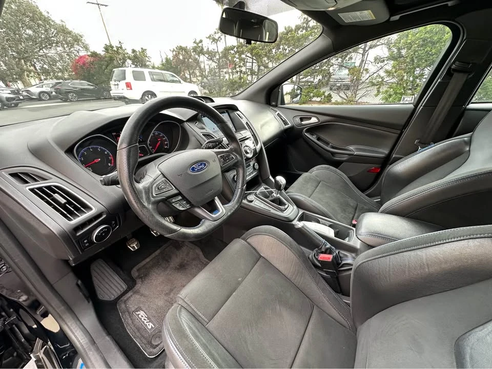 2017 Ford Focus RS 3rd Gen - Image 9 of 17