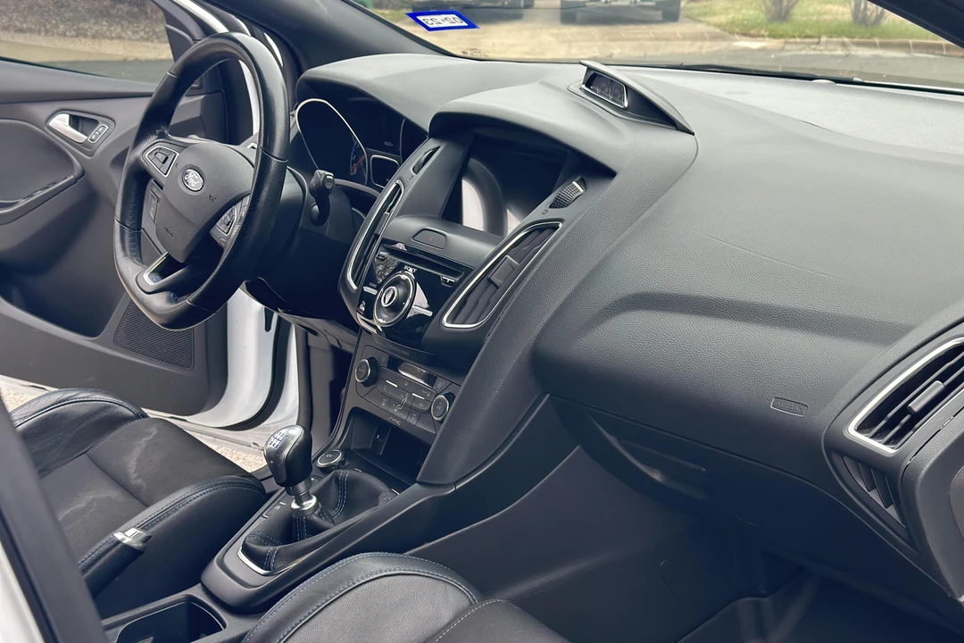 2017 Ford Focus RS 3rd Gen - Image 26 of 31