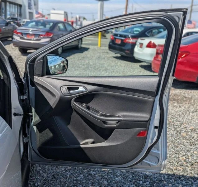 2017 Ford Focus 3rd Gen - Image 9 of 12
