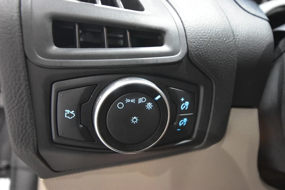2017 Ford Focus 3rd Gen - Image 13 of 21