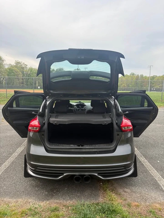 2017 Ford Focus ST 3rd Gen - Image 6 of 16