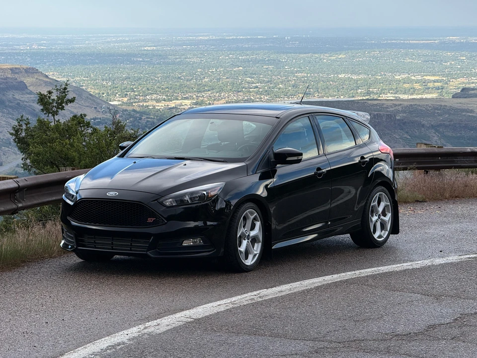 2017 Ford Focus ST 3rd Gen - Image 7 of 31