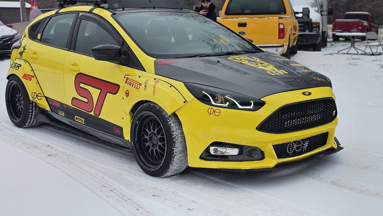 2017 Ford Focus 3rd Gen - Image 2 of 20