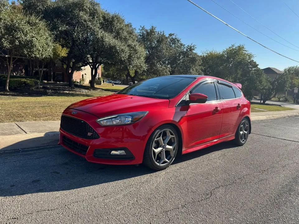 2017 Ford Focus 3rd Gen - Image 2 of 20