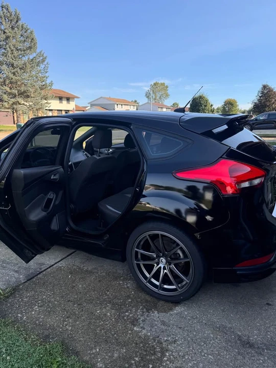 2017 Ford Focus ST 3rd Gen - Image 8 of 20