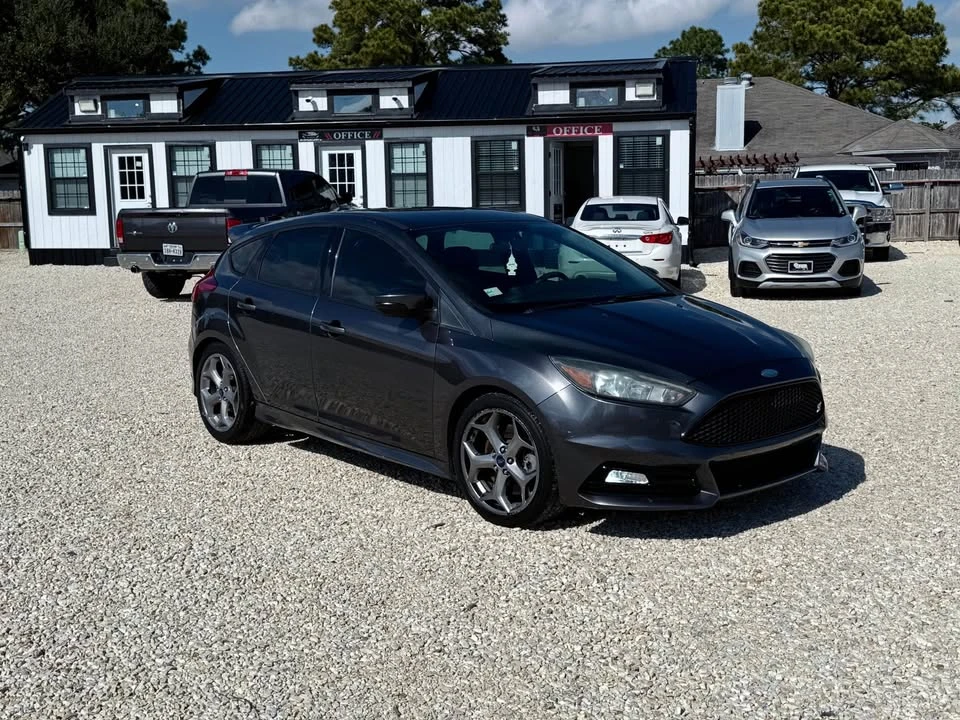 2017 Ford Focus ST 3rd Gen - Image 5 of 18