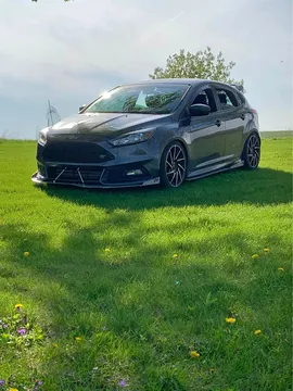 2017 Ford Focus ST