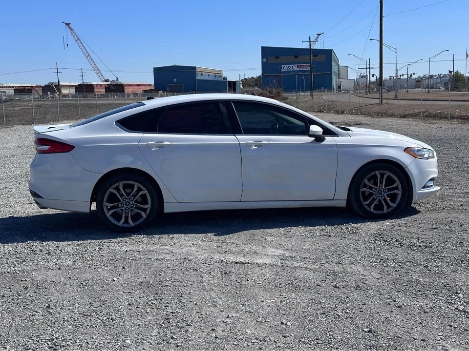 2017 Ford Fusion 2nd Gen - Image 11 of 12