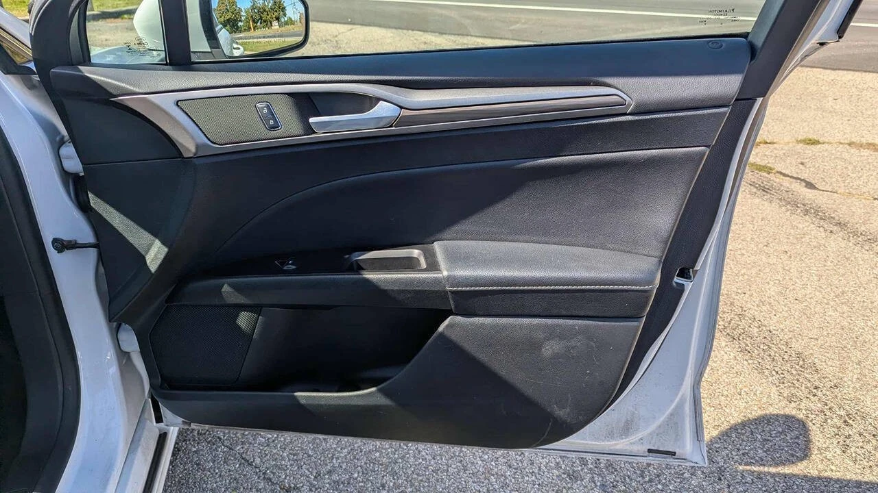 2017 Ford Fusion 2nd Gen - Image 10 of 12