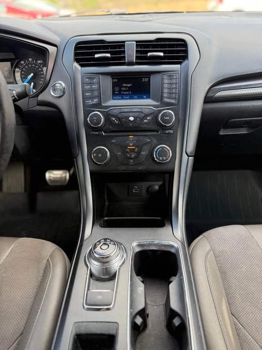 2017 Ford Fusion 2nd Gen - Image 16 of 17