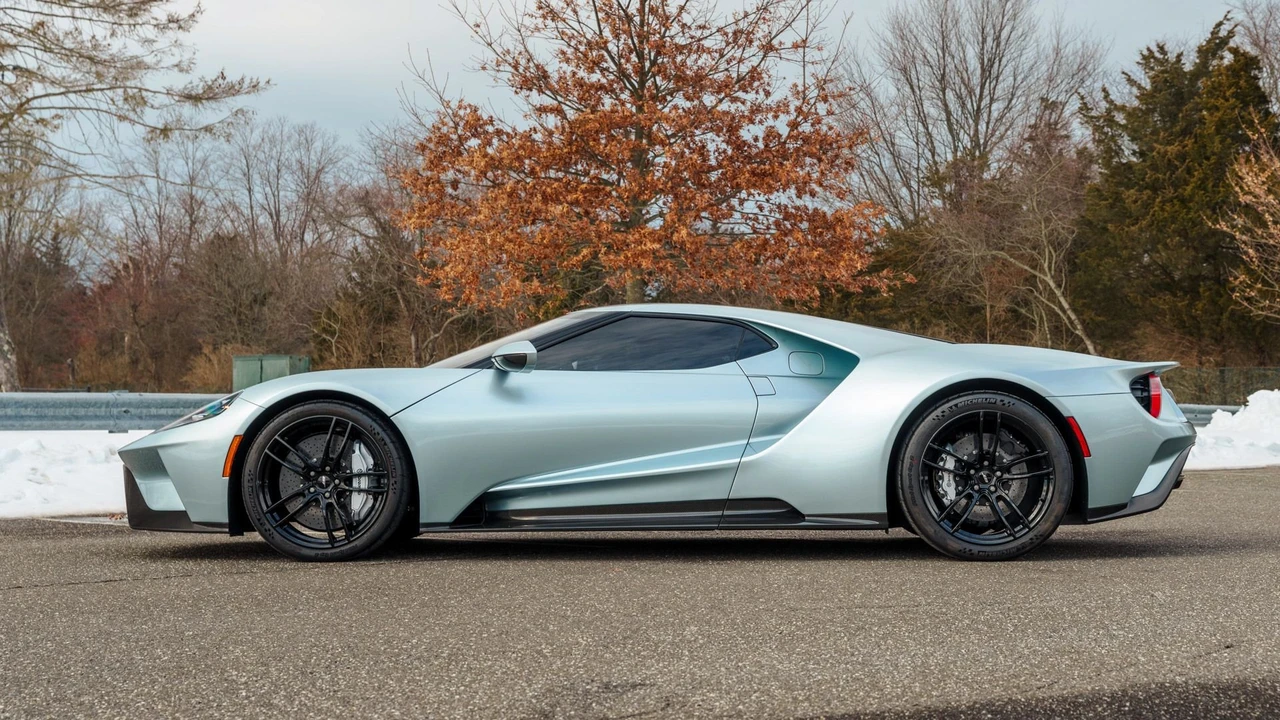 2017 Ford GT 2nd Gen - Image 2 of 31