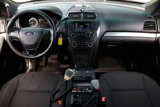 2017 Ford Taurus 6th Gen - Image 2 of 17