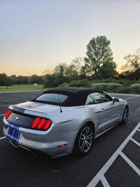 2017 Ford S550 Mustang - Image 2 of 11