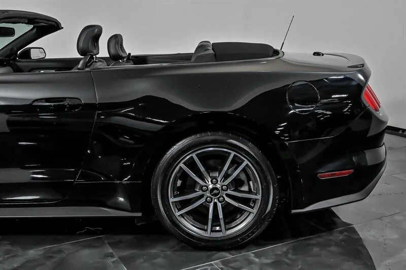 2017 Ford S550 Mustang - Image 7 of 31