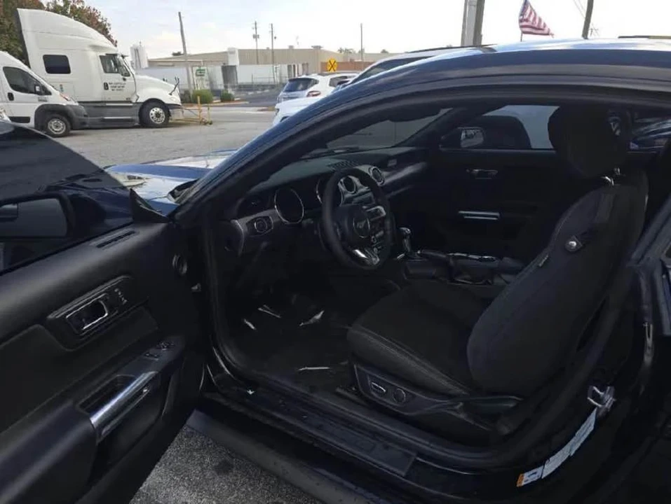 2017 Ford S550 Mustang - Image 2 of 2
