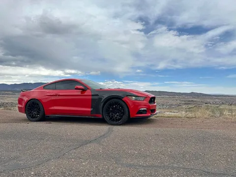 2017 Ford Mustang GT Coupe 2D