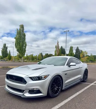 2017 Ford Mustang GT Premium Coupe 2D