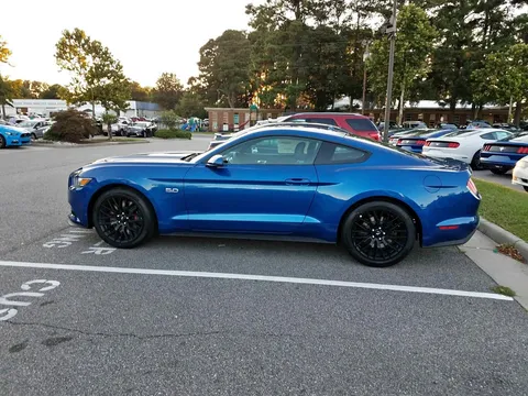 2017 Ford Mustang GT Premium Coupe 2D