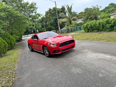 2017 Ford Mustang Sedan