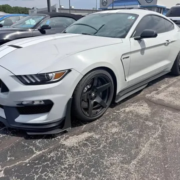 2017 Ford Mustang Shelby GT350 Coupe 2D