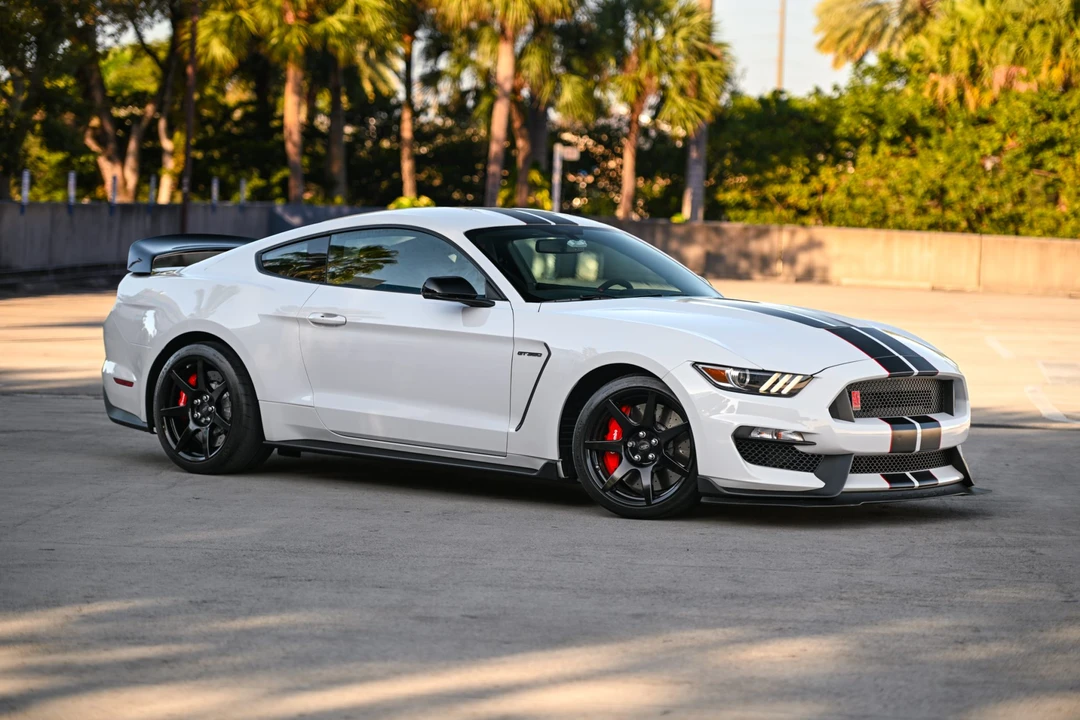 2017 Ford S550 Shelby Mustang GT350R - Image 2 of 31