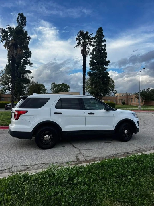 2017 Ford Explorer 5th Gen - Image 2 of 10