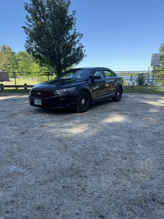 2017 Ford Taurus - Image 2 of 10