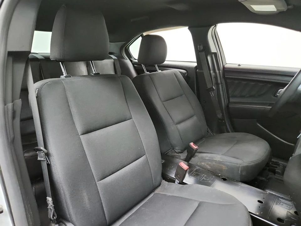 2017 Ford Taurus 6th Gen - Image 24 of 31