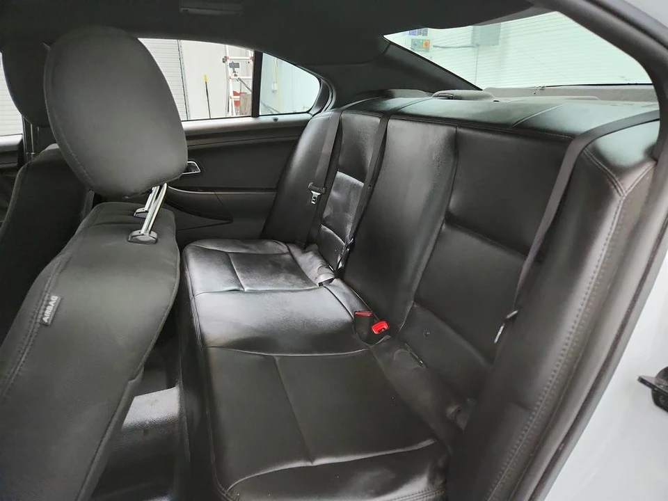 2017 Ford Taurus 6th Gen - Image 21 of 31