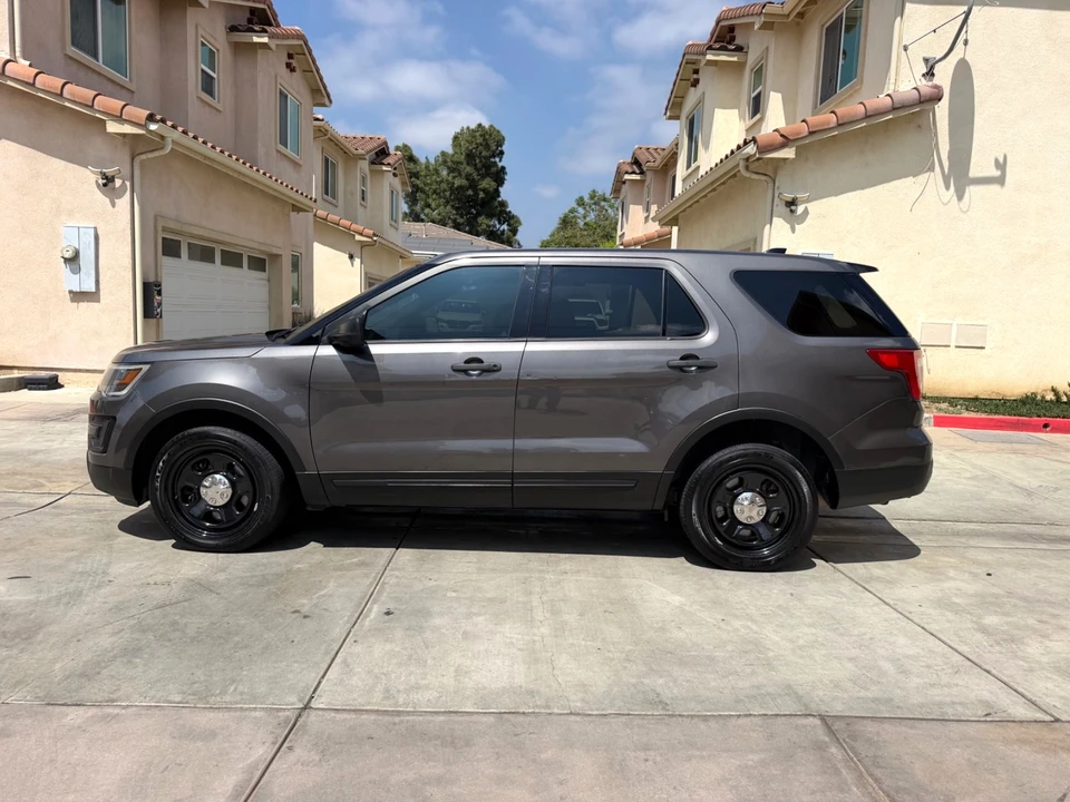 2017 Ford Explorer 5th Gen - Image 2 of 31