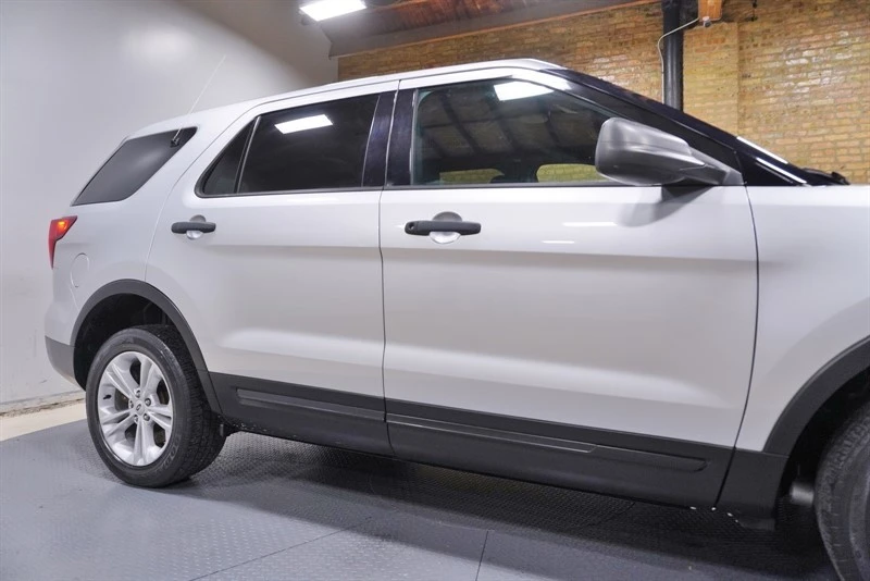 2017 Ford Explorer 5th Gen - Image 9 of 12
