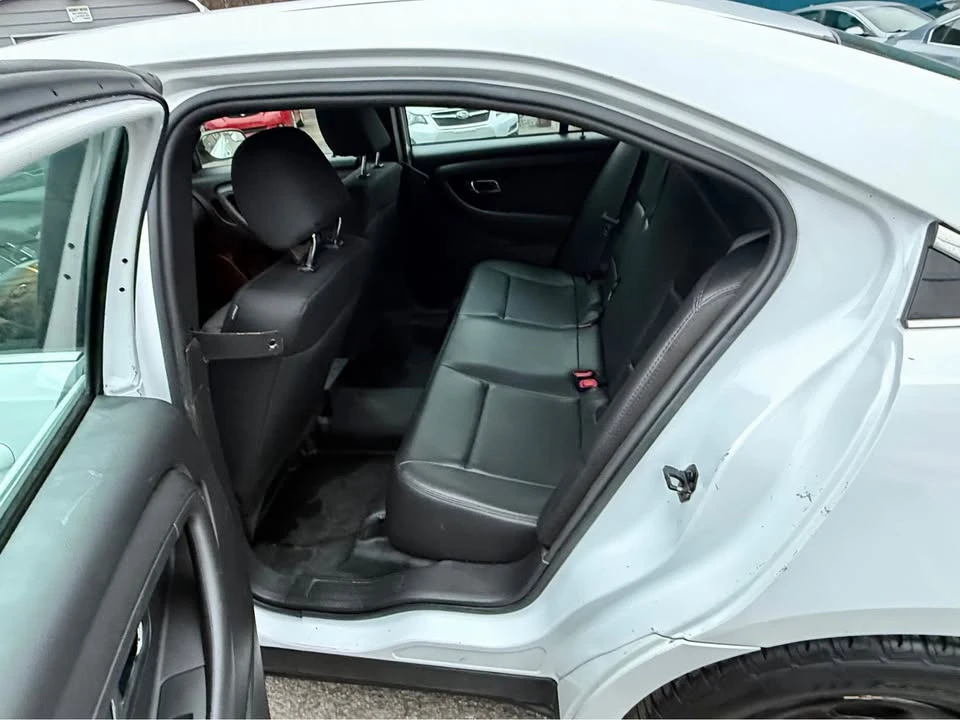 2017 Ford Taurus 6th Gen - Image 6 of 14