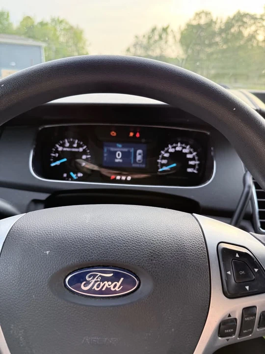 2017 Ford Taurus 6th Gen - Image 5 of 8