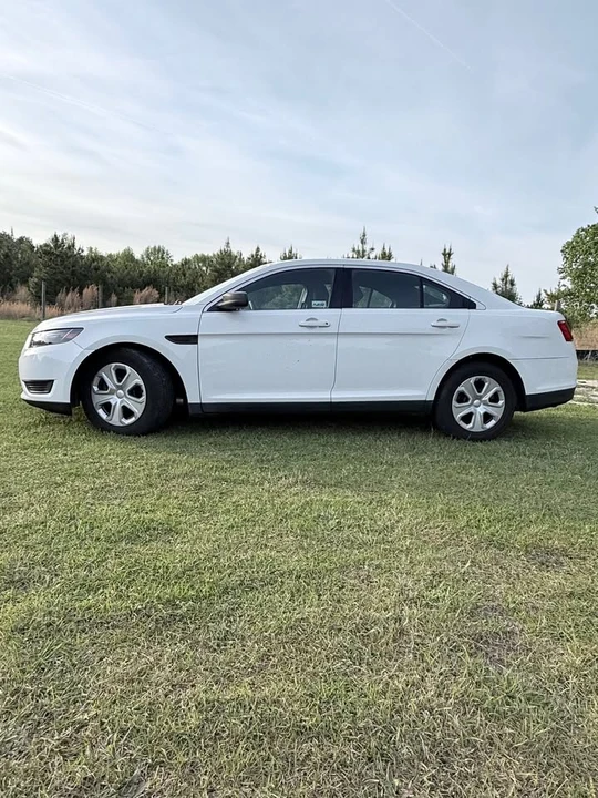 2017 Ford Taurus 6th Gen - Image 2 of 8
