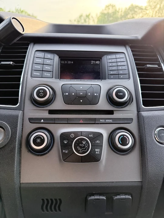 2017 Ford Taurus 6th Gen - Image 6 of 8