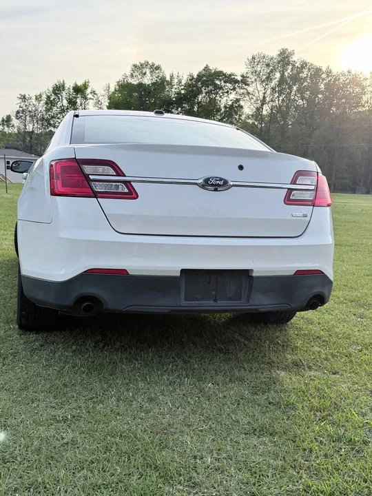 2017 Ford Taurus 6th Gen - Image 3 of 8
