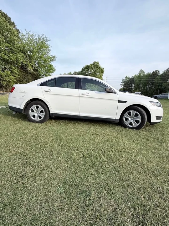2017 Ford Taurus 6th Gen - Image 4 of 8