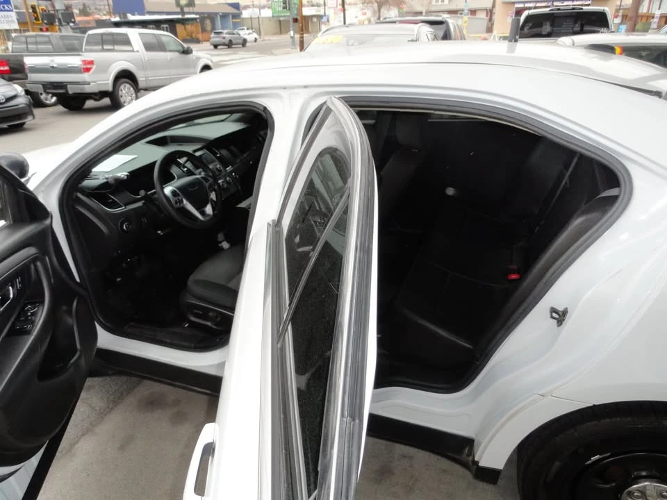 2017 Ford Taurus 6th Gen - Image 6 of 10
