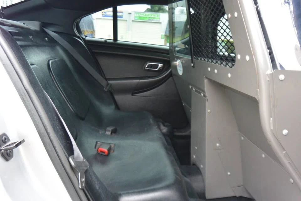 2017 Ford Taurus 6th Gen - Image 15 of 20
