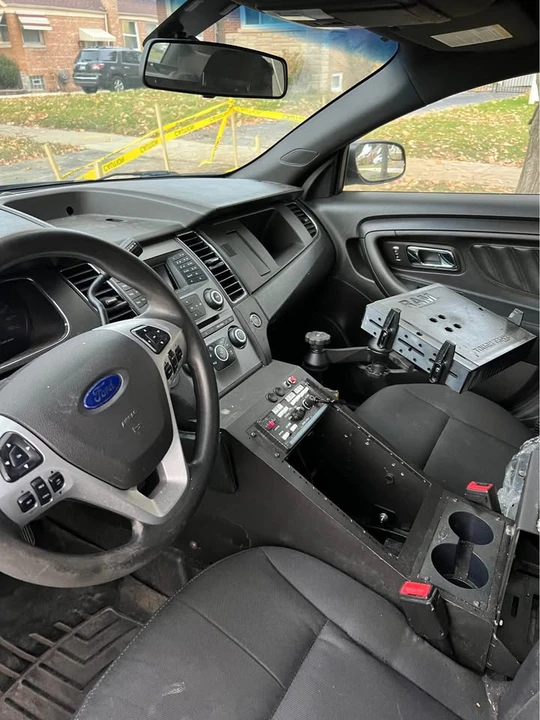 2017 Ford Taurus 6th Gen - Image 4 of 6