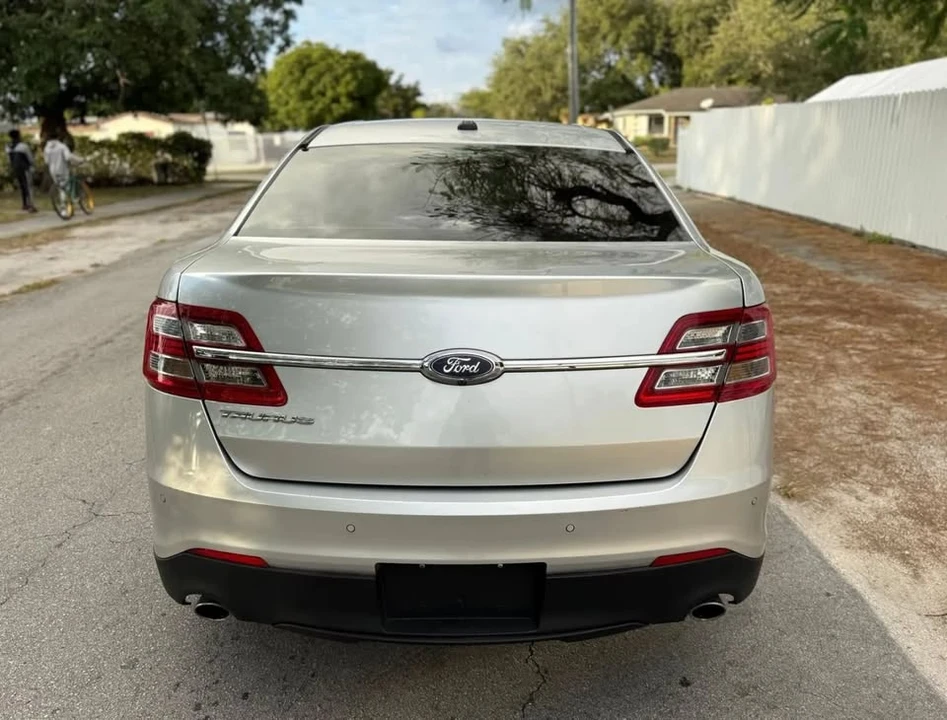 2017 Ford Taurus 6th Gen - Image 7 of 20