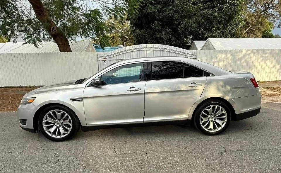 2017 Ford Taurus 6th Gen - Image 3 of 20