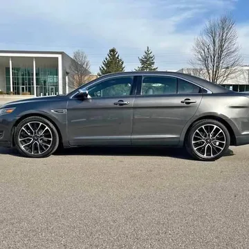 2017 Ford Taurus Limited Sedan 4D