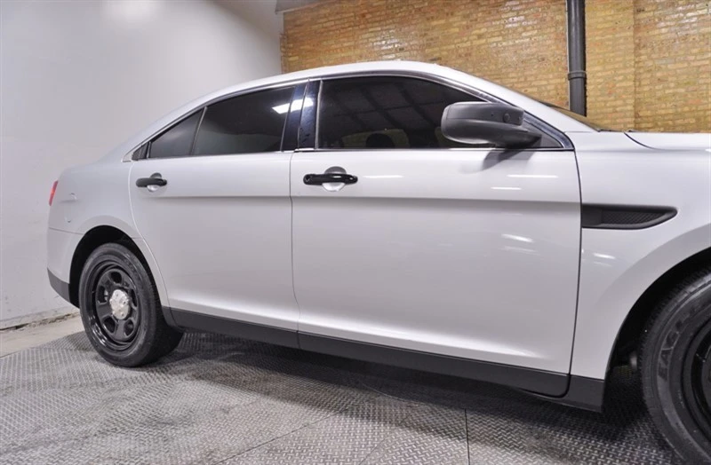 2017 Ford Taurus 6th Gen - Image 9 of 12