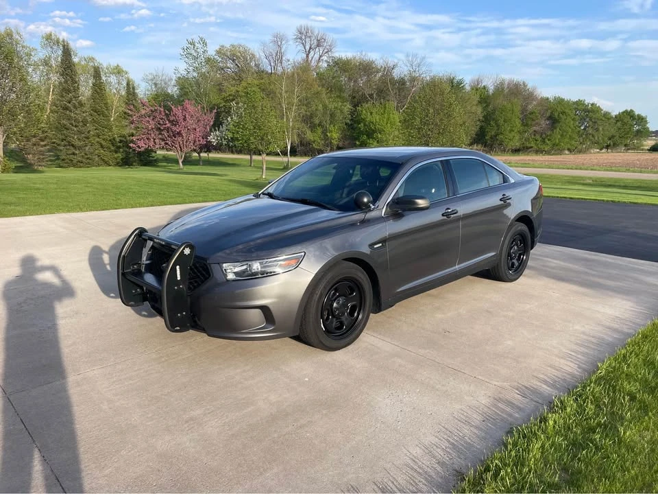 2017 Ford Taurus 6th Gen - Image 2 of 16