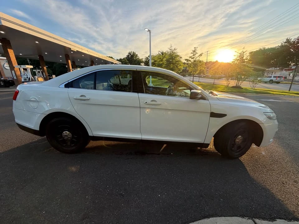 2017 Ford Taurus 6th Gen - Image 3 of 11